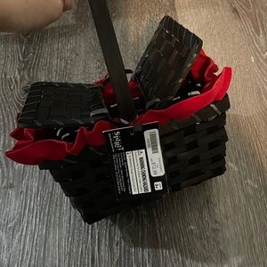 Little red riding hood basket Halloween top is slightly broken
